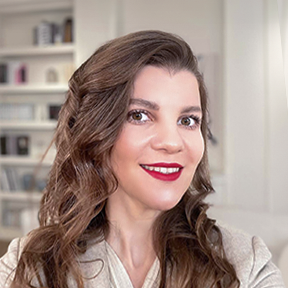 Елена Виноградова-Лапикова, администратор сайта и онлайн-маркетолог компании ACG