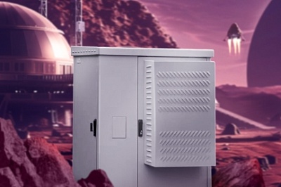 Футуристичный дизайн сайта RACK5 — производителя решений для ЦОД